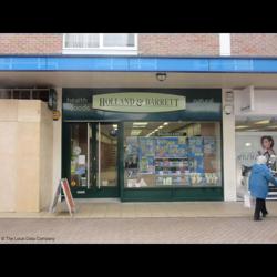 Holland & Barrett - Dunstable