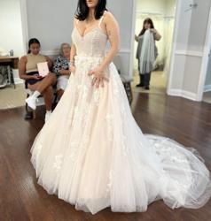Mimi's Bridal & Formalwear