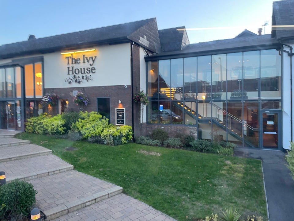 The Ivy House - JD Wetherspoon