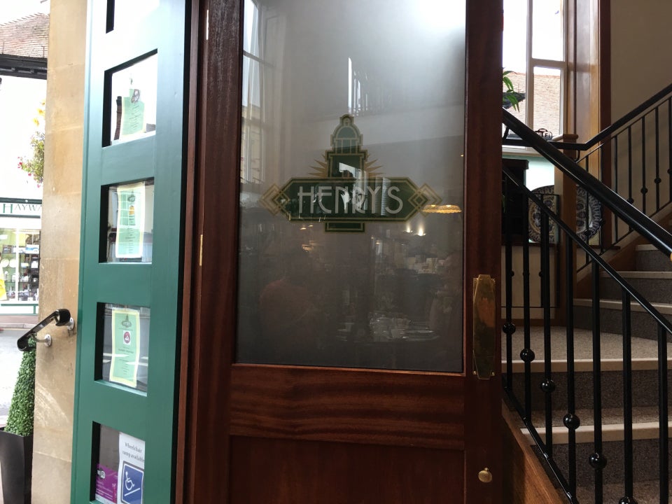 Henrys Cafe