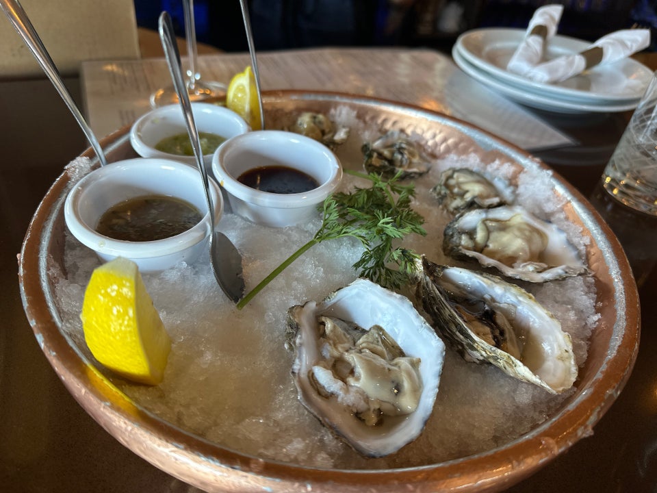 Oyster & Pearl Bar Restaurant
