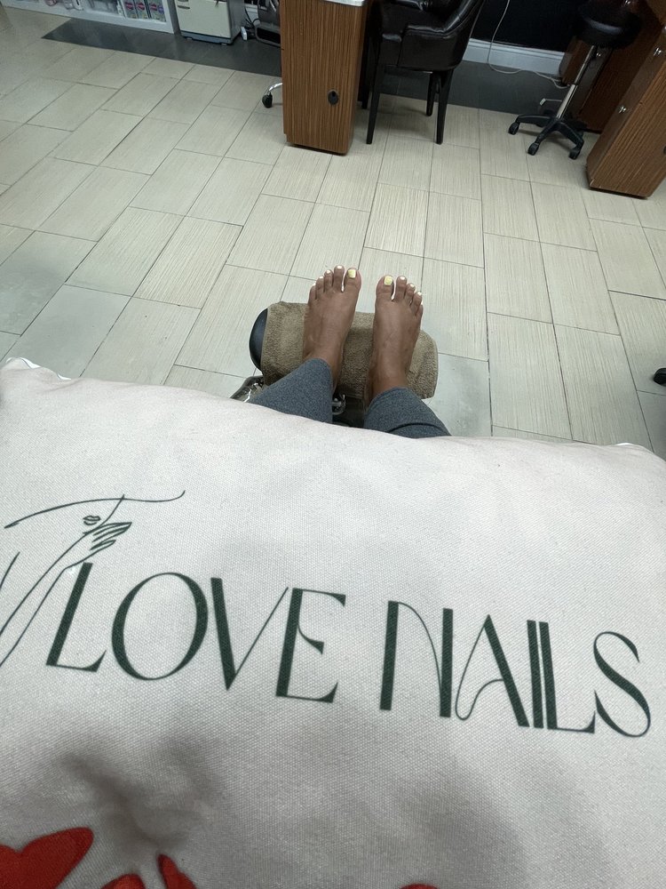 Love Nails Salon 628 Lindero Canyon Rd, Oak Park California 91377