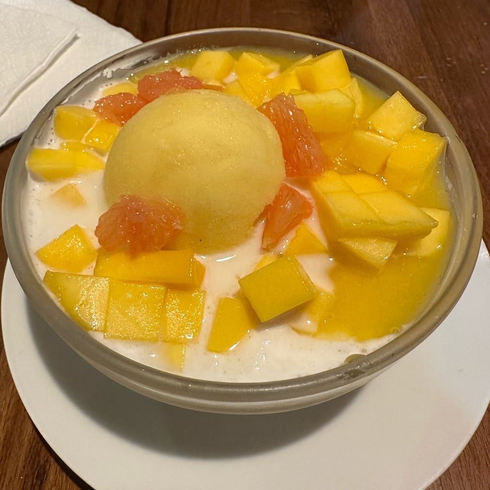 Sweet Mango Dessert Cafe