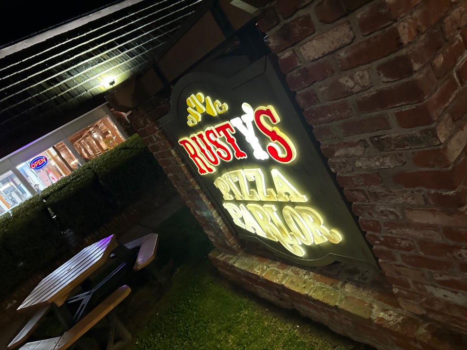 Rusty's Pizza Parlor