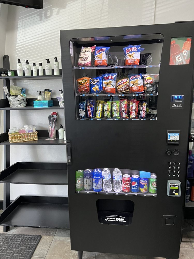 Hollywood’s Way salon ‘Felicia The stylist