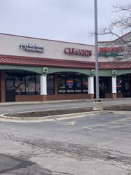 Lee's One Hour Cleaners