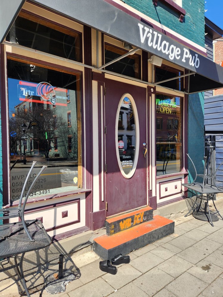 Mainstrasse Village Pub