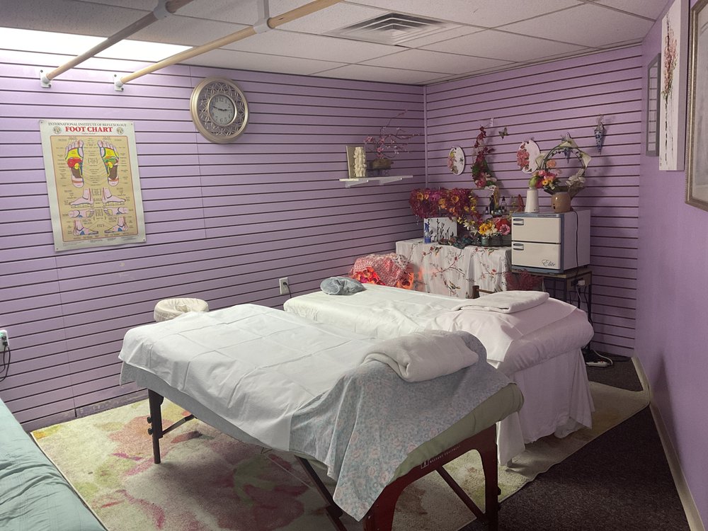 Aromatherapy & Body Works 76 E Main St, Webster Massachusetts 01570