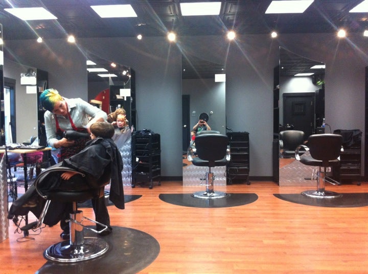 Bubba's Hair Styling LLC @ LaBella Day Spa & Hair Salon, 16 Monument Pl, Topsham Maine 04086