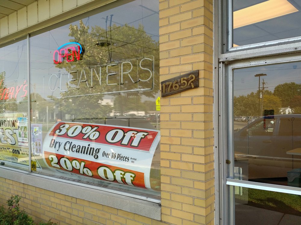 Henry's Cleaners Inc 17652 Mack Ave, Grosse Pointe Michigan 48230