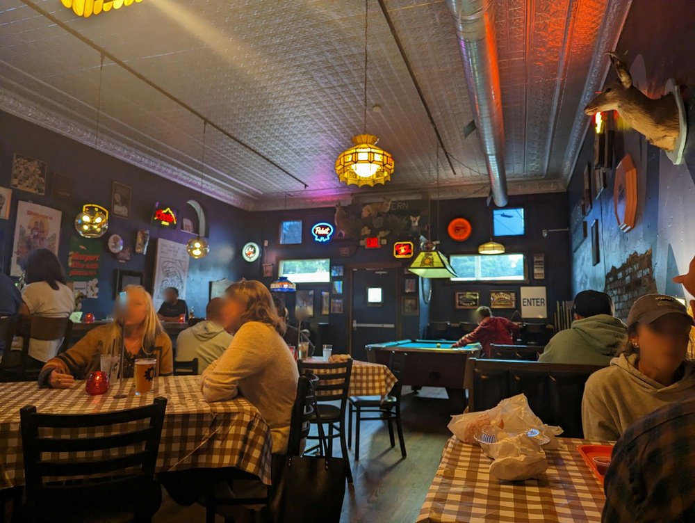 Little Louie's