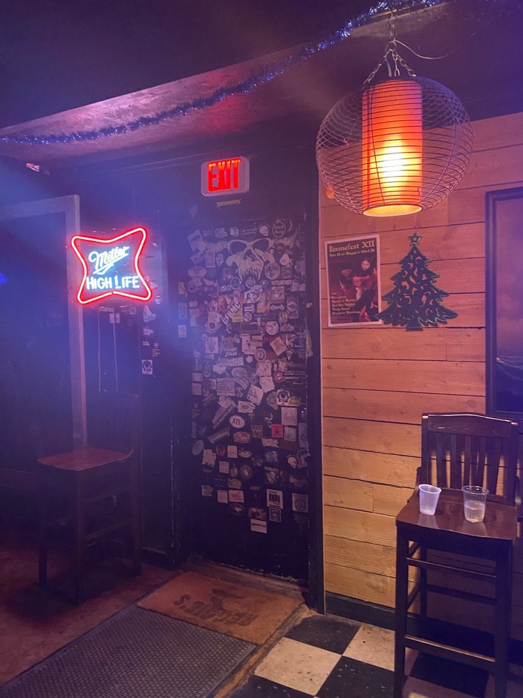 Reggie’s 42nd Street Tavern