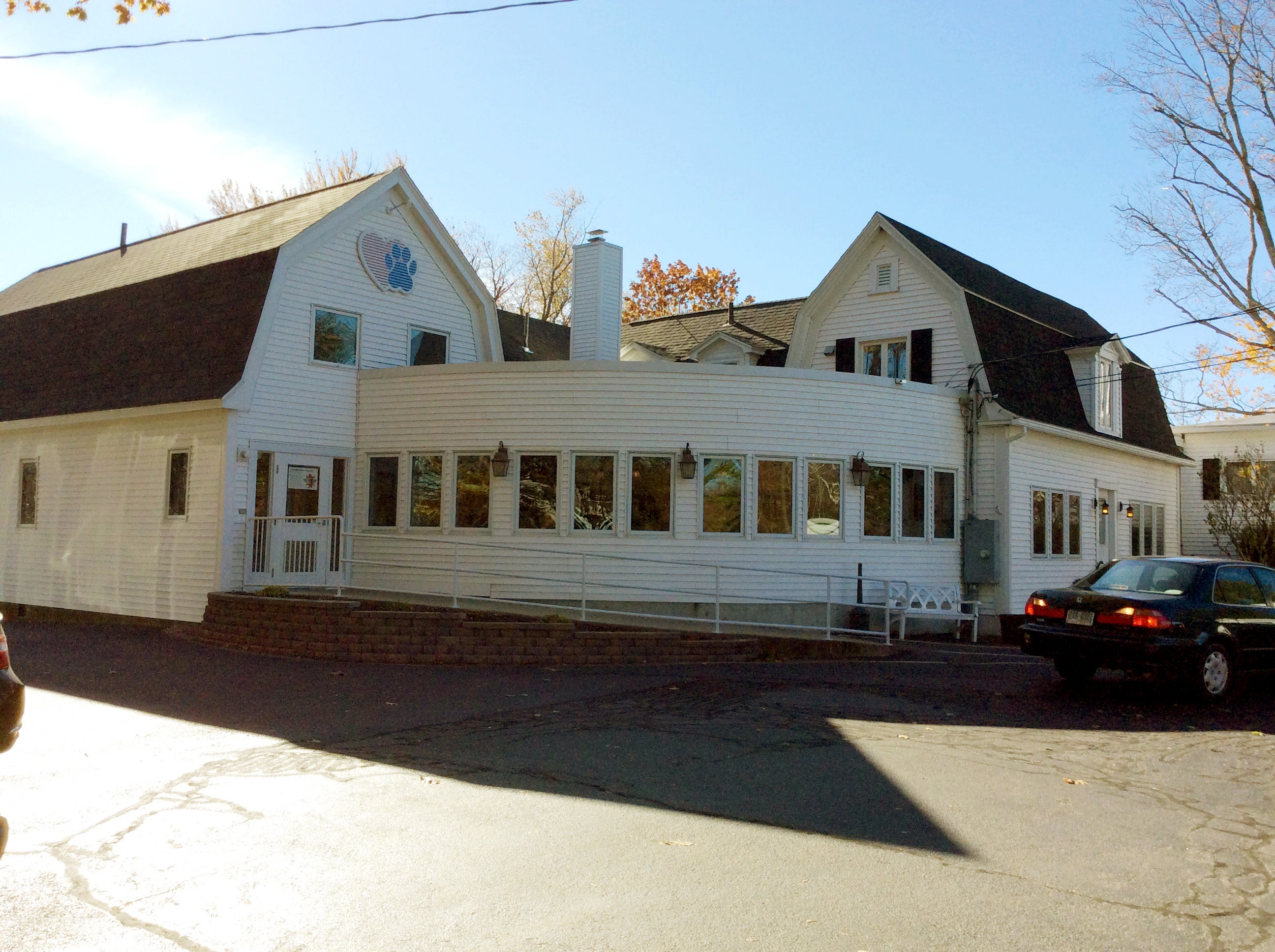 Lockridge Animal Hospital: Carey Dianne DVM Manchester