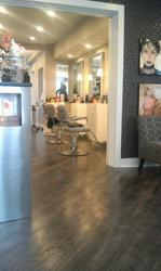 212 Salon and Day Spa