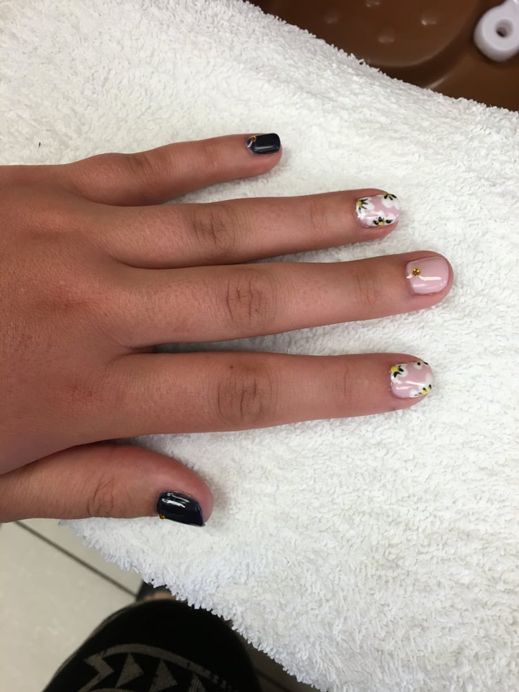 Crystal Nails 28 US-46, Pine Brook New Jersey 07058