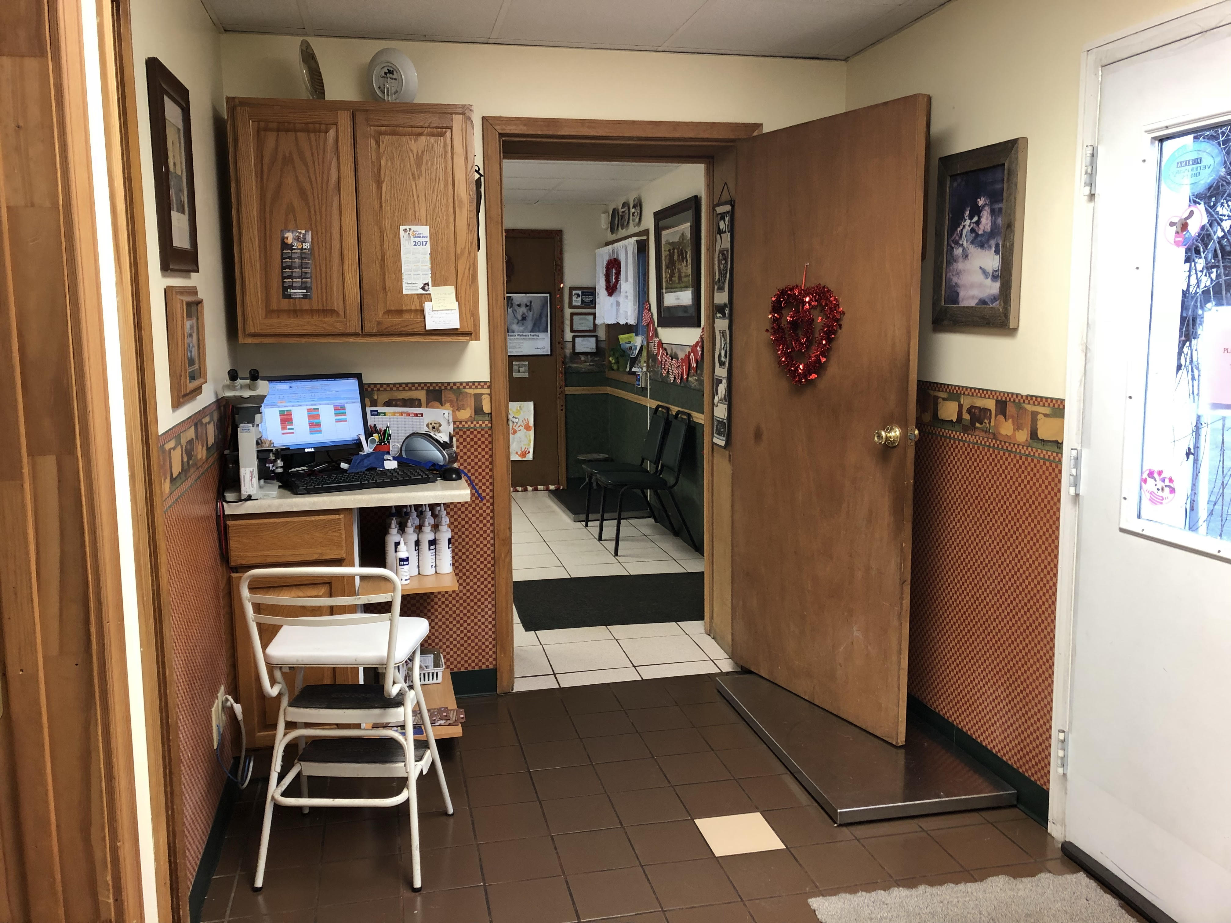 Country Lane Veterinary Services 15202 E Barre Rd, Albion New York 14411