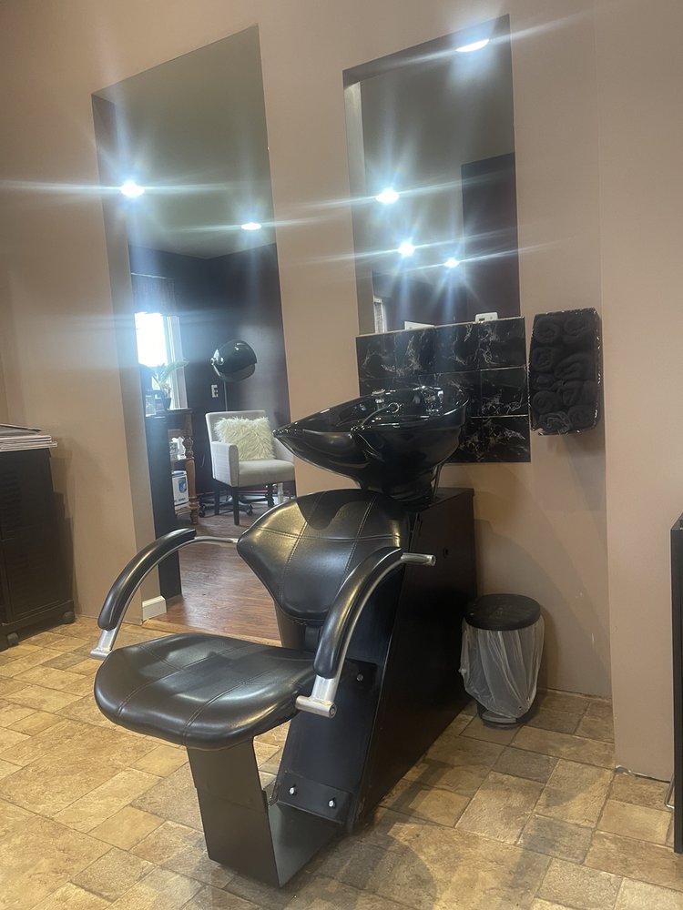 Curl Up and Dye Salon & Spa 7149 Transit Rd, East Amherst New York 14051