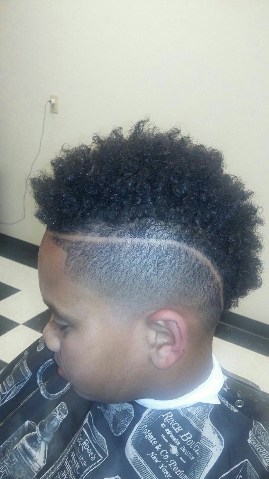 Extraordinary Barber and Beauty Shop 33 3rd St SE Suite 101, Barberton Ohio 44203