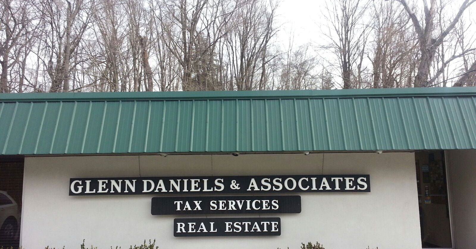 Daniels & Associates Tax Services 1815 Buttermore Blvd, Connellsville Pennsylvania 15425