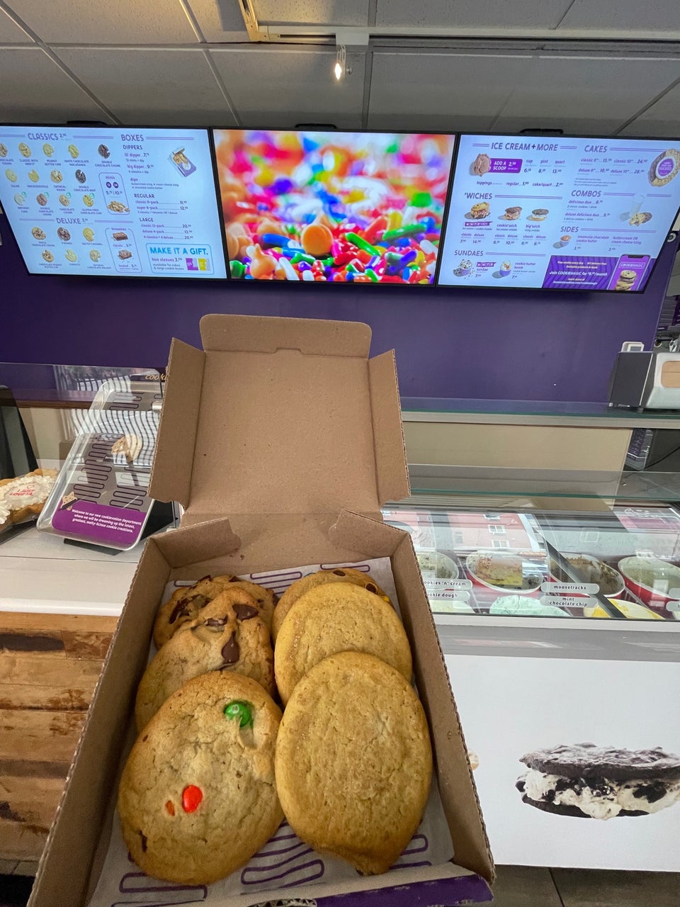 Insomnia Cookies