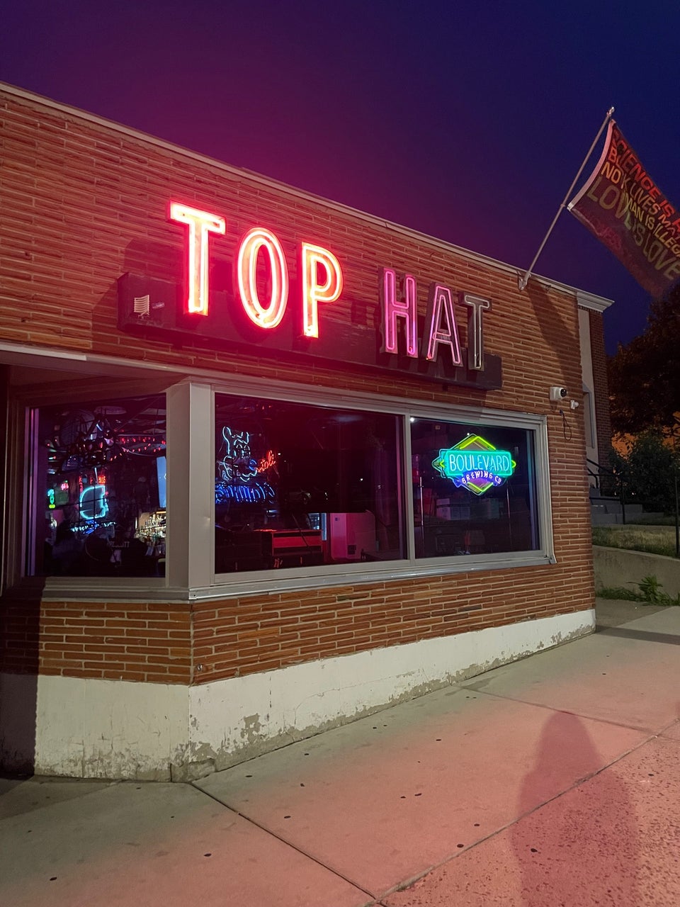 Top Hat Bar & Lounge