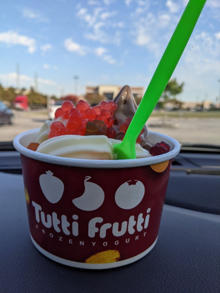 Tutti Frutti Frozen yogurt