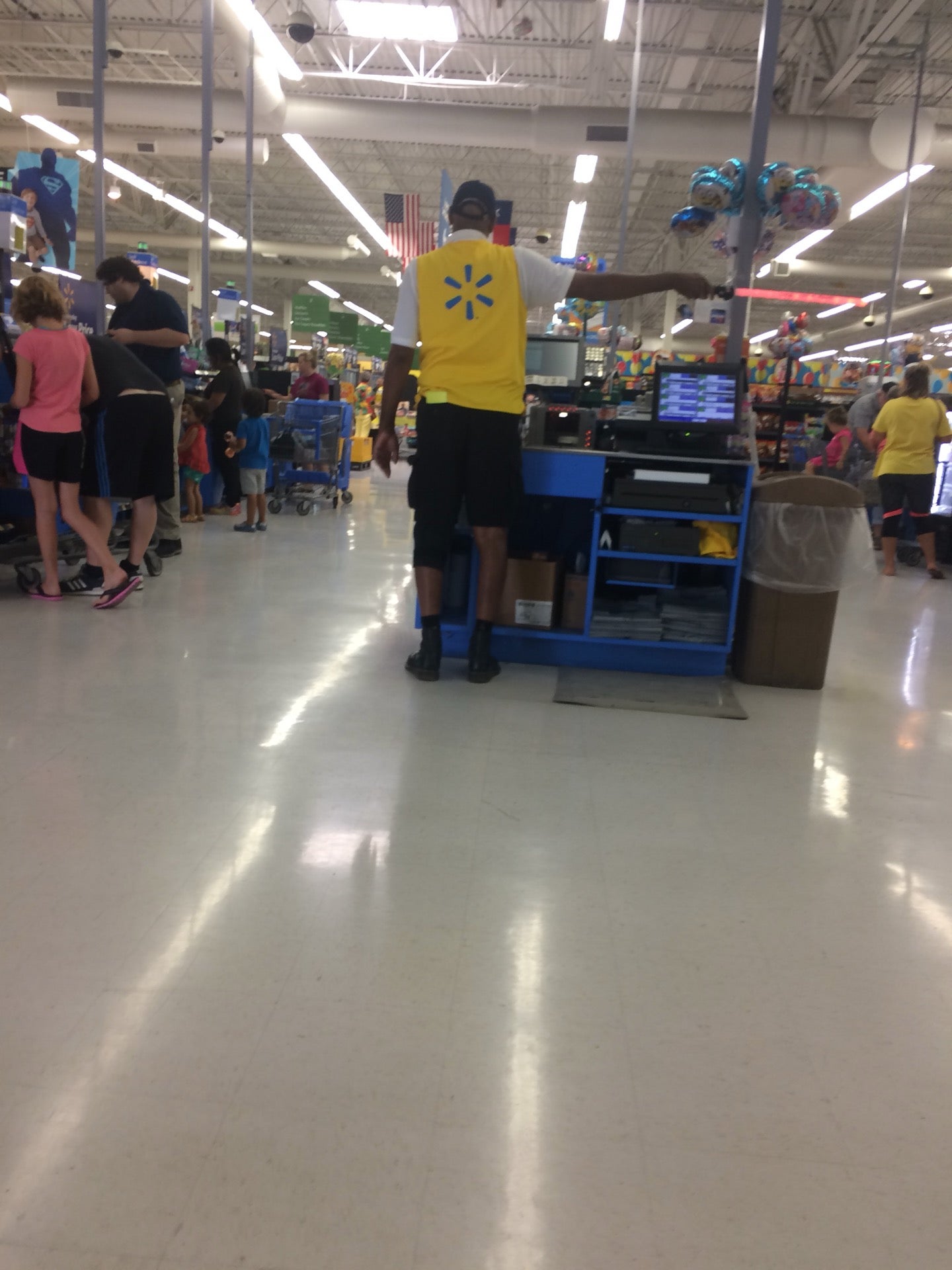 Walmart supercenter 1216 junction hwy kerrville tx hours
