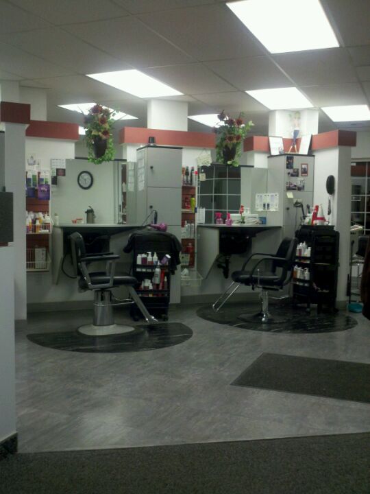 Artistic Hair Salon 903 E St #1, Washougal Washington 98671