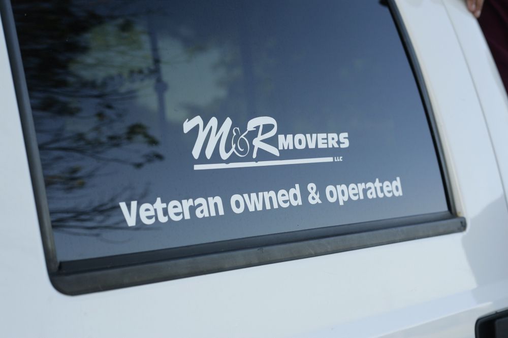 M&R Movers Llc 123 Highwood Dr, Edgerton Wisconsin 53534